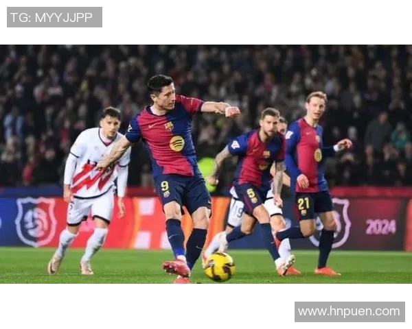 莱万领衔球队新征程展现足球魅力与激情的完美结合